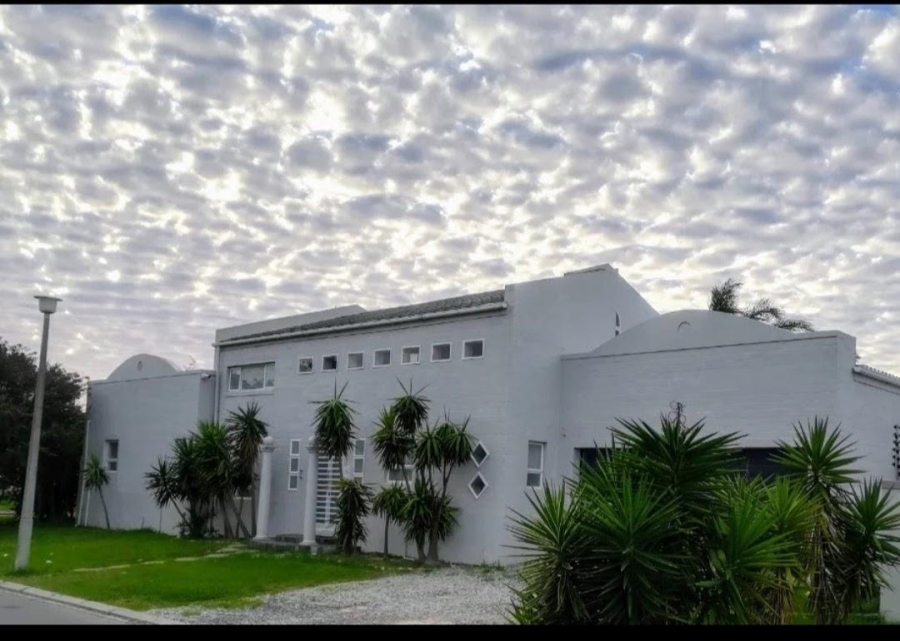 5 Bedroom Property for Sale in Parklands Western Cape